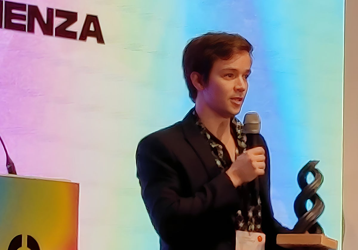 Las Provincias Article